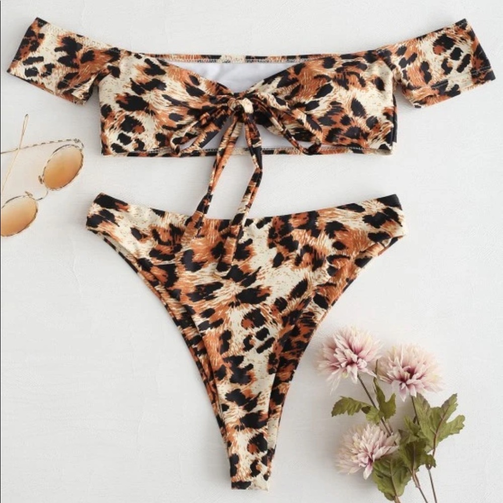 NWT Off the shoulder animal print bikini set